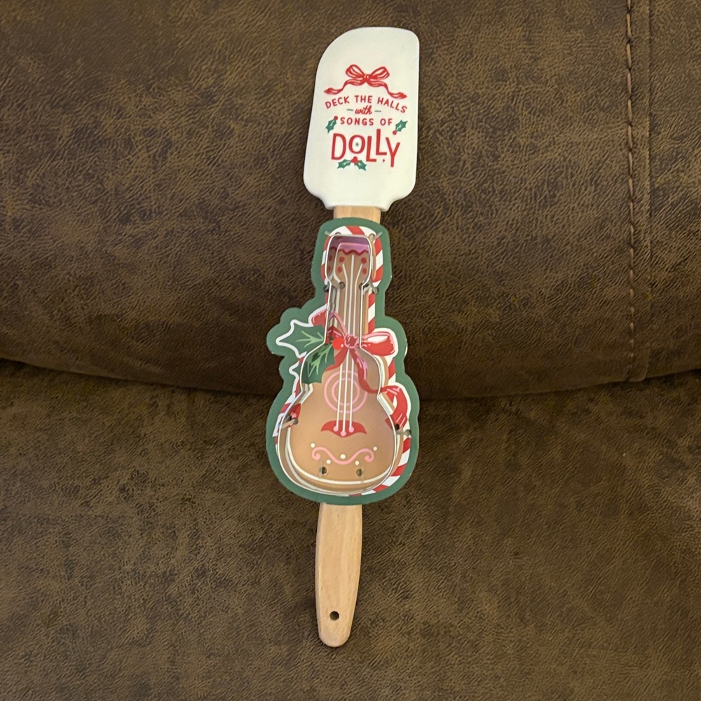 Festive Dolly Parton Spatula with Guitar Design cookie cutter